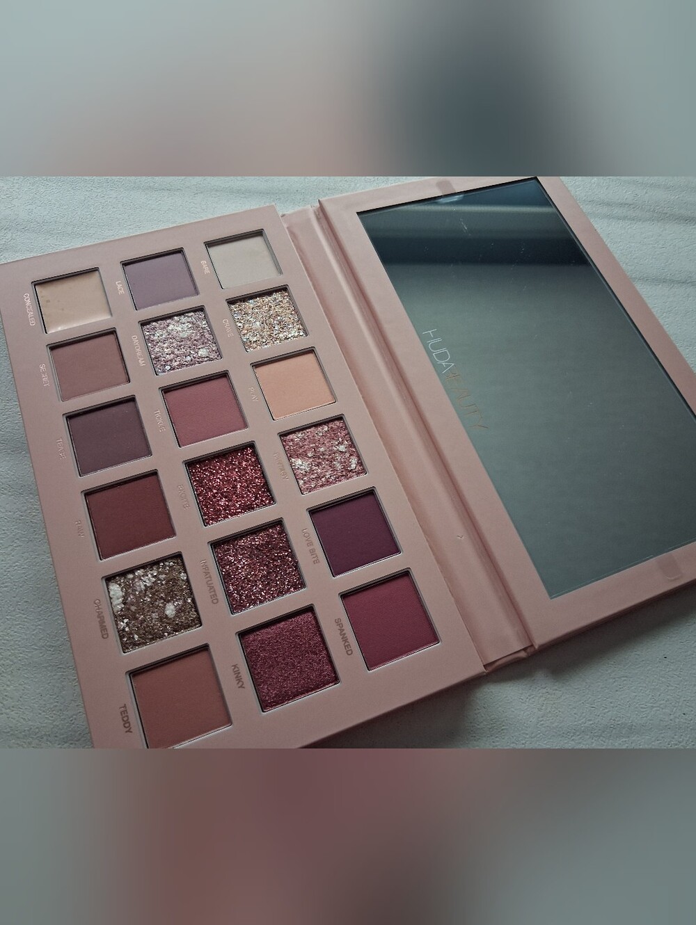 HUDA BEAUTY Rose & Berry Eyeshadow Palette - Pink, Mauve, Champagne